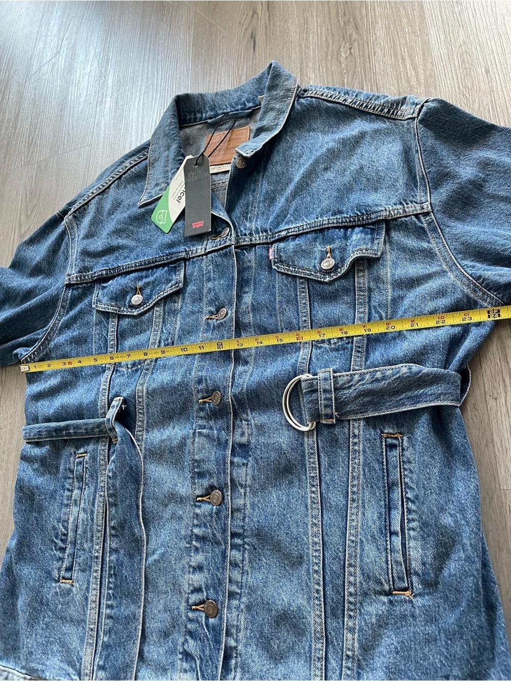 Nwt Levi’s belted denim trucker jacket - Picture 10 of 11
